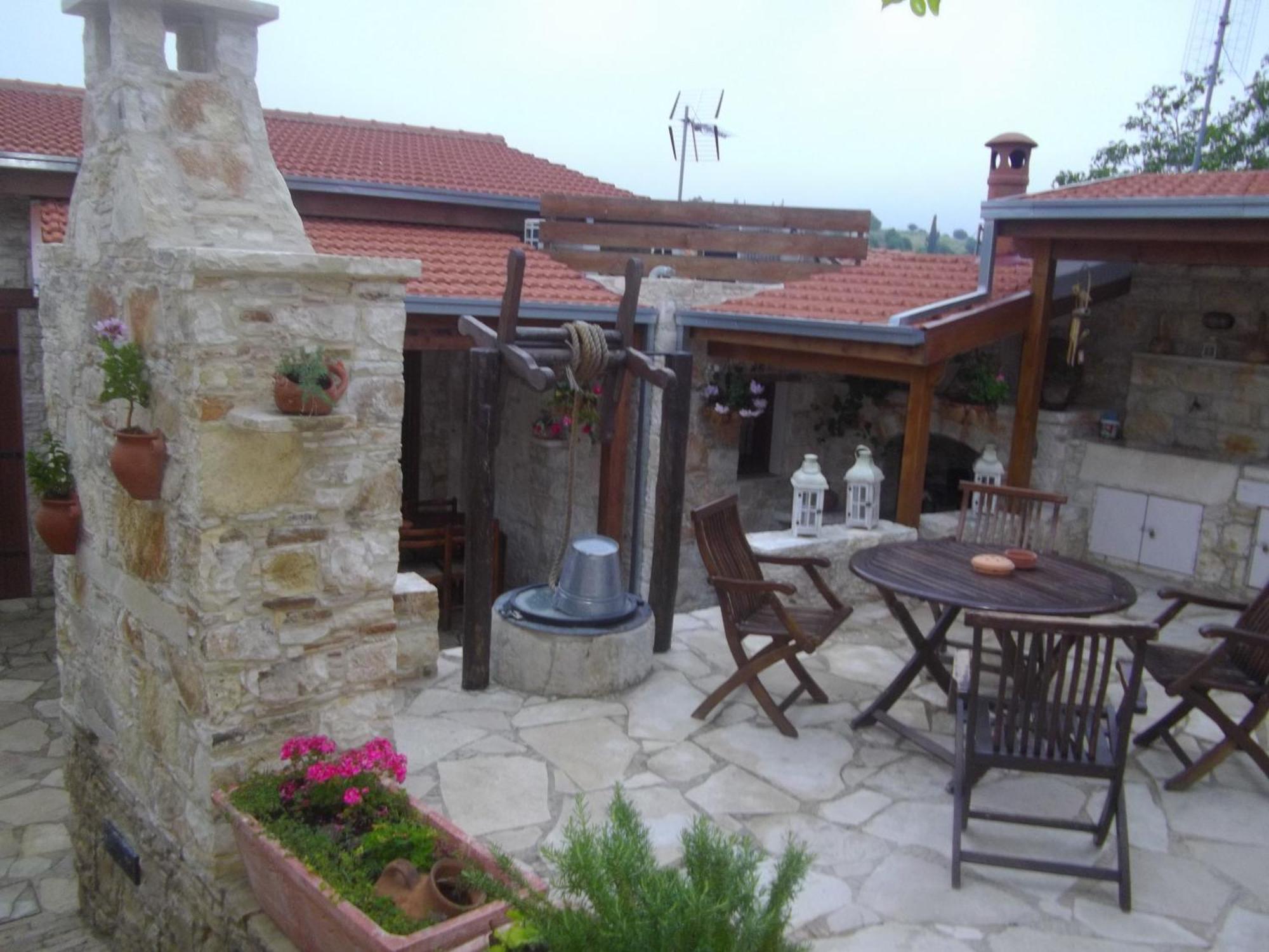 Xenios Cottages Lofou Bilik gambar