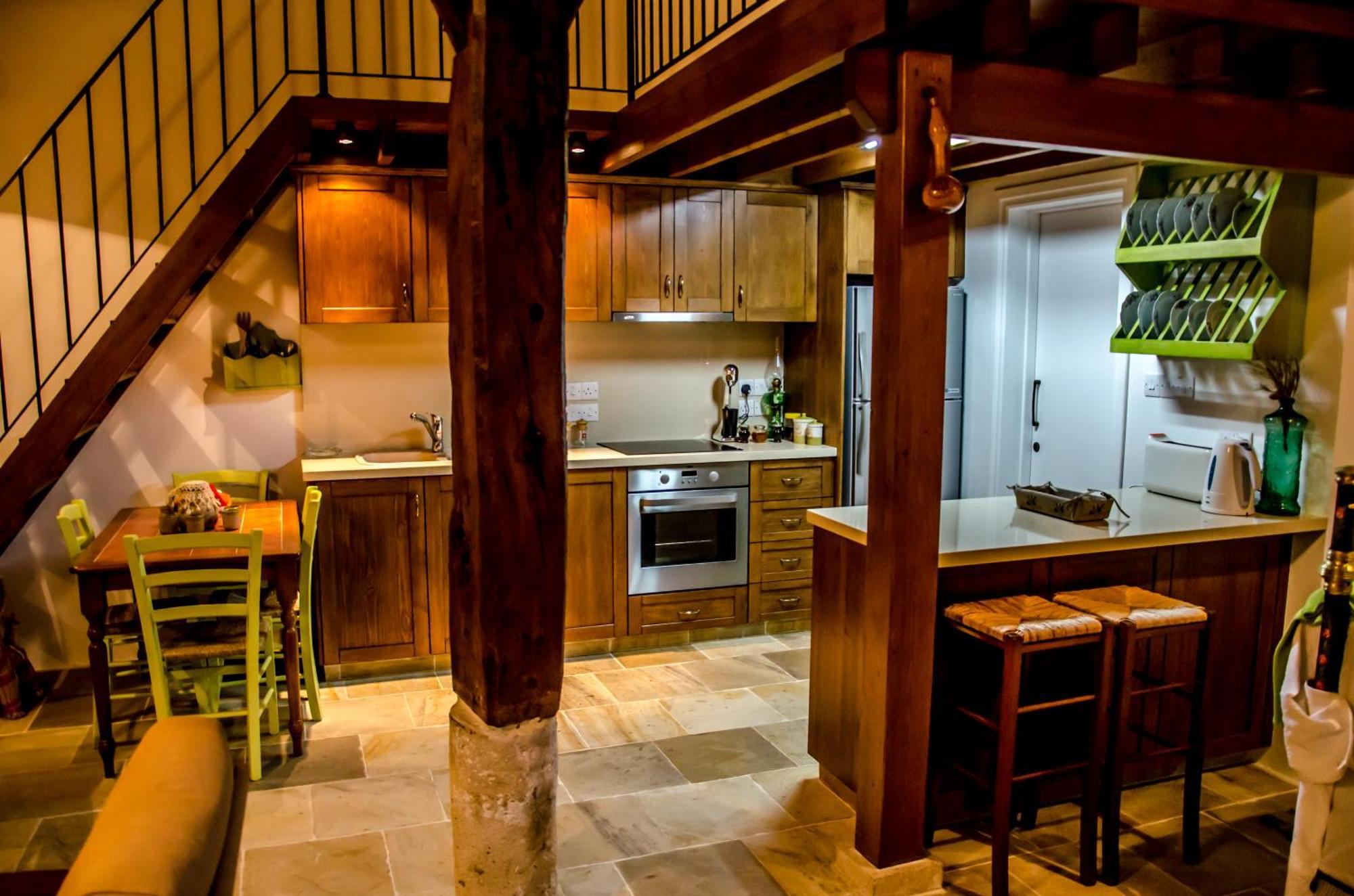 Xenios Cottages Lofou Bilik gambar