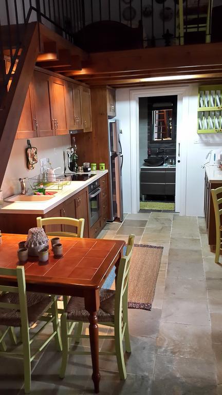 Xenios Cottages Lofou Bilik gambar
