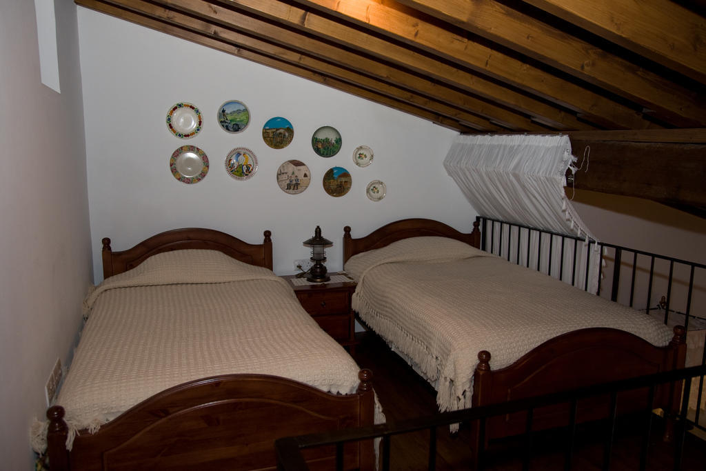 Xenios Cottages Lofou Bilik gambar
