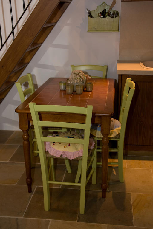 Xenios Cottages Lofou Bilik gambar